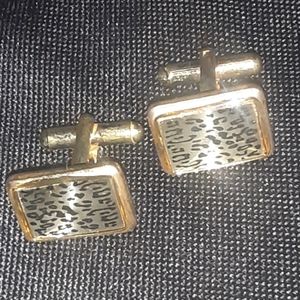 Cufflinks
